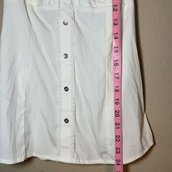 White sleeveless top - Picture 5 of 11